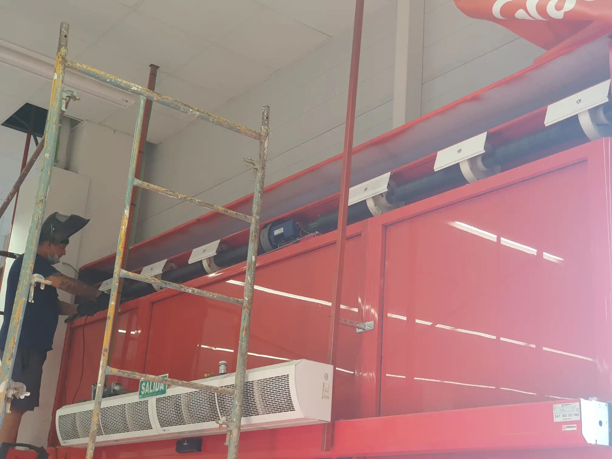 Empresa de reparacion de persianas metalicas en Alboraya Motorización de persianas de comercio en Alboraya